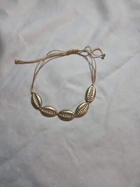 Plunder Gold Shell-Bead Adjustable Bracelet